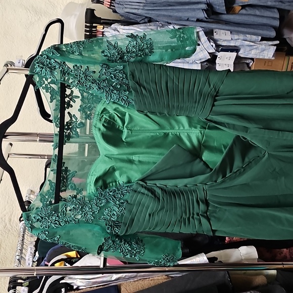 Nwt Elegant Green Evening Gown #139 - Picture 5 of 6